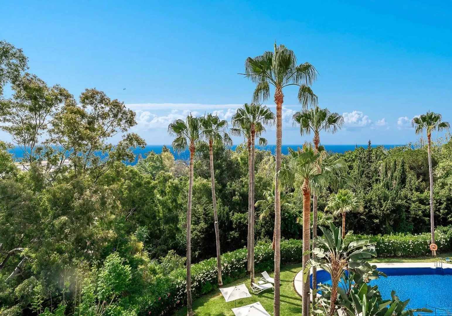 Apartment Luxury Penthouse With Sea Views In Marbella Golden Mile, Puente Romano Area