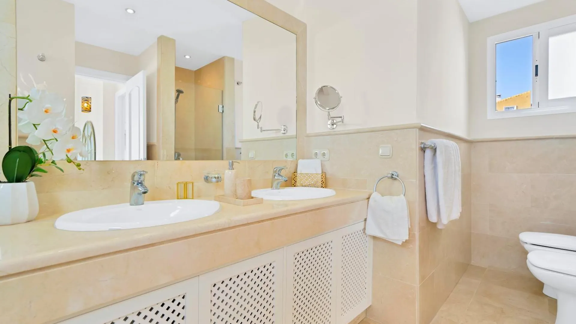 Luxury Penthouse With Sea Views In Marbella Golden Mile, Puente Romano Area 0*,  Spain