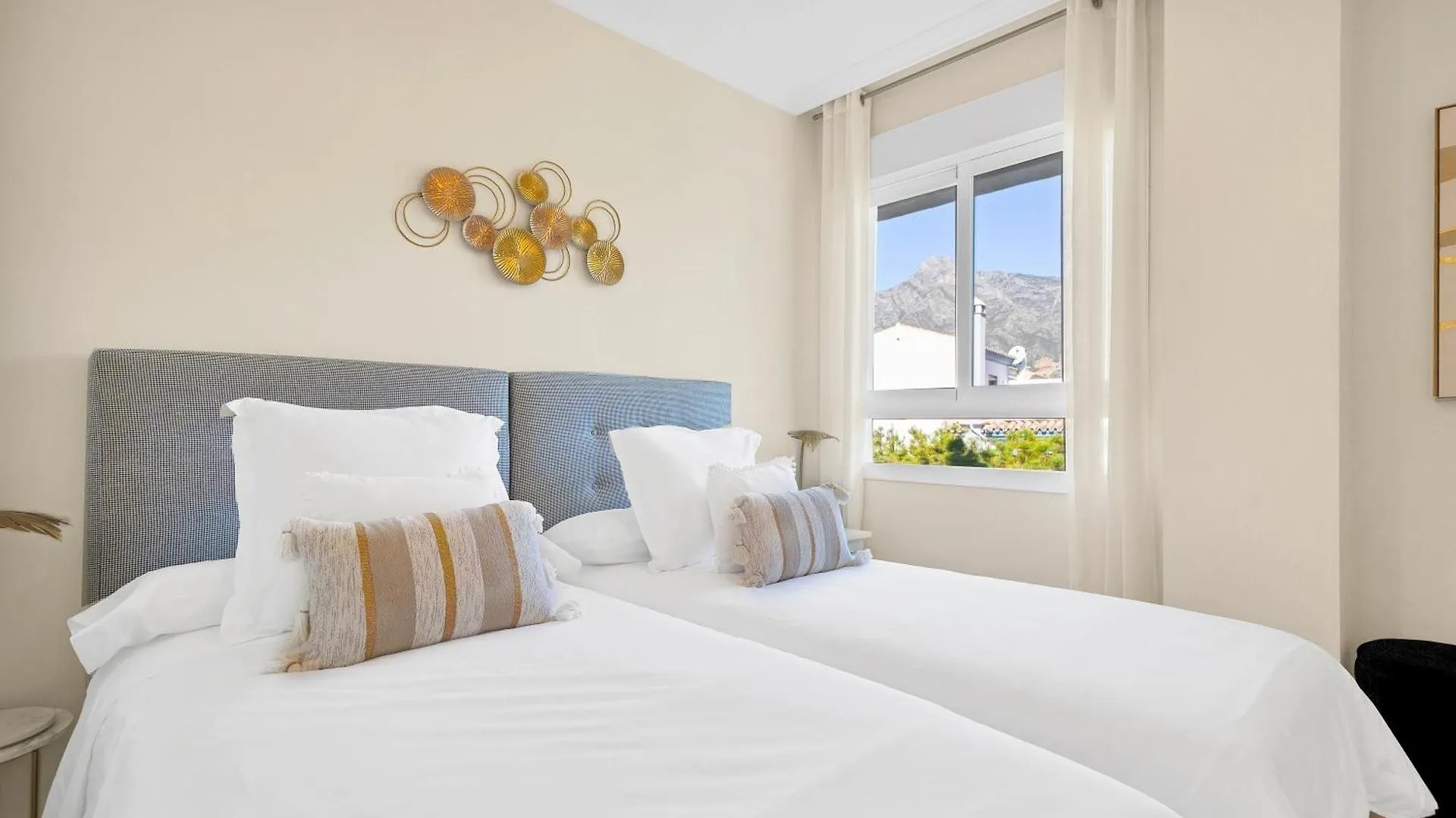 Luxury Penthouse With Sea Views In Marbella Golden Mile, Puente Romano Area Spain