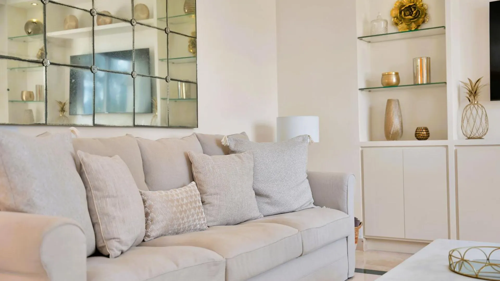 Luxury Penthouse With Sea Views In Marbella Golden Mile, Puente Romano Area Apartment