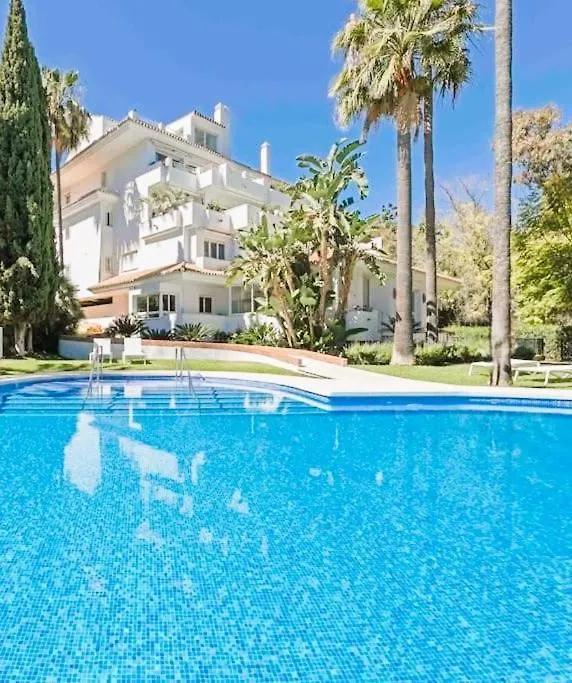 Luxury Penthouse With Sea Views In Marbella Golden Mile, Puente Romano Area Apartment