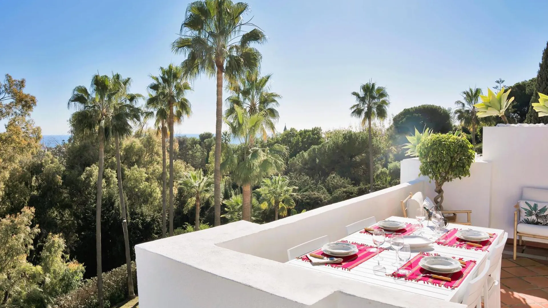 Luxury Penthouse With Sea Views In Marbella Golden Mile, Puente Romano Area
